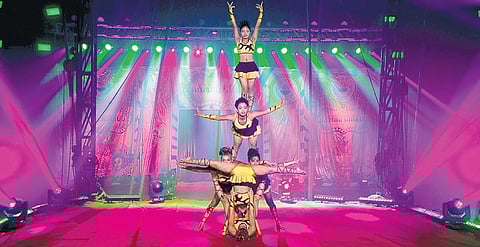The online circus show will feature jugglers,