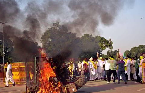 Punjab Youth Congress workers stage a protest against the farmers bill at Rajpath in New Delhi. (Photo | Special Arrangement)
