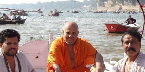 Kesavananda Bharati Swamiji with devotees at Maha Kumbha Mela held at Allahabad in February 2013. (Photo| Wikimedia Commons)