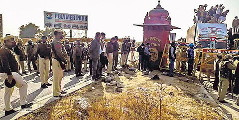 Police man barricade after farmers from Rajasthan tried to enter Haryana forcibly at Shahjahanpur on Thursday | pTI