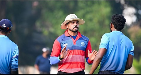 Pacer S Sreesanth having a conversation during training ahead of their match against Puducherry in the Syed Mushtaq Ali Trophy.
