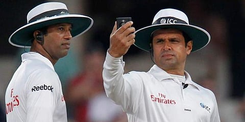 Pakistan umpire Aleem Dar (R) | AFP