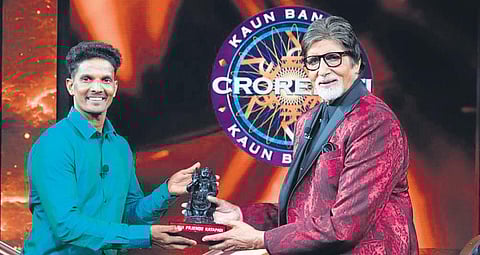 Ravi Katapadi with actor Amitabh Bachchan in Kaun Banega Crorepati