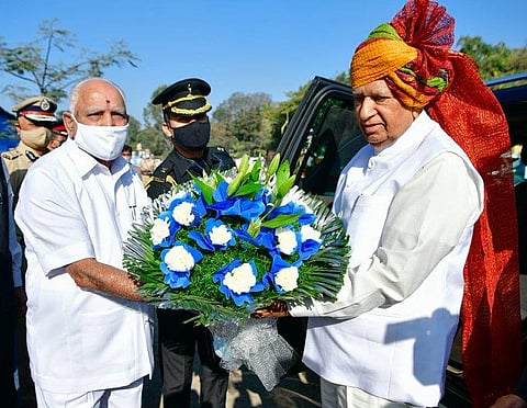 Karnataka CM Yeddiyurappa meets Governor Vajubhai Vala on Republic day. (Photo | Information Department)