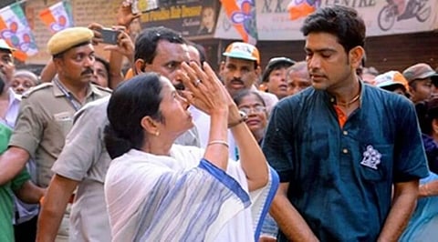 West Bengal CM Mamata Banerjee with former cricketer Laxmi Ratan Shukla (Photo| Facebook)