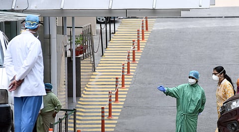 Health workers seen inside the premises of Max Hospital at Patparganj during the nationwide lockdown to curb the spread of coronavirus in New Delhi on Tuesday April 28 2020. (Photo | Parveen Negi/EPS)