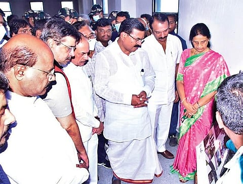 Agriculture Minister Niranjan Reddy, Education Minister Sabitha Indra Reddy and Home Minister Mahmood Ali visit the Batasingaram market on Monday.