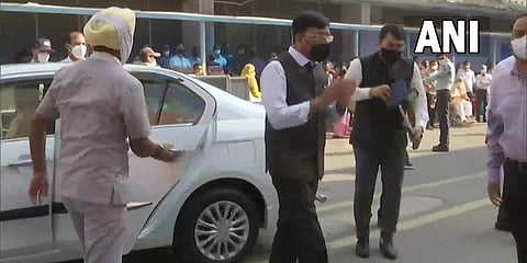 Union Health Minister Mansukh Mandaviya arrives at AIIMS-Delhi. (Photo| ANI)