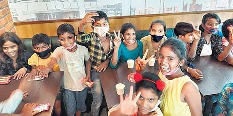 Dr Jyoti Anand believes that slum kids too have right to good food.