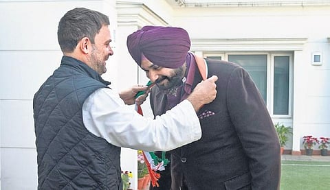 Navjot Singh Sidhu with Rahul Gandhi at his residence in New Delhi | Twitter