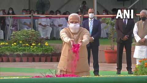 PM Narendra Modi pays tribute to former PM Lal Bahadur Shastri at Vijay Ghat. (Photo| ANI)