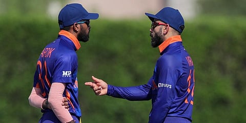 Hardik Pandya (L) with Virat Kohli (Photo | AP)