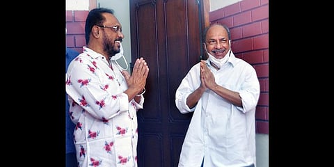 Left fellow traveller Cherian Philip with Congress Working Committee leader A K Antony at the latter's house at Thiruvananthapuram on Friday before he officially returned to the Congress.