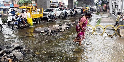 Narrow stormwater drain inundates Tiruchy road in Coimbatore
