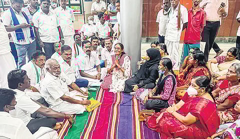 Jothimani’s protest ended on Friday following DRO’s assurance of conducting camps | Express