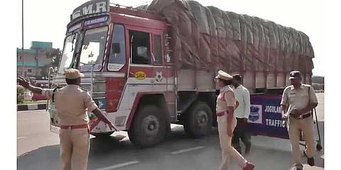 Telangana turns back 20 paddy trucks from State