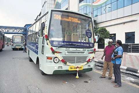 A bus on the Alandur metro station- Madipakkam route | Ashwin prasath