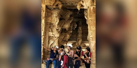 In a recent show, Shravan was seen making lewd comments on the musical pillars of Hampi.