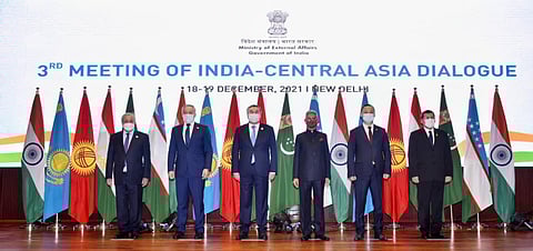 External Affairs minister Jaishankar with counterparts from Kazakhstan, Kyrgyz Republic, Tajikistan, Turkmenistan and Uzbekistan. (Photo | Twitter)