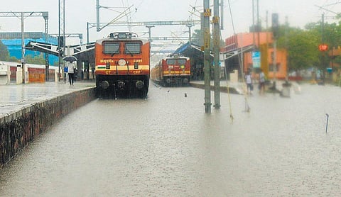 Flooded Thoothukudi Railway Station | Express