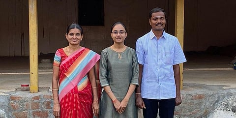 Swega Saminathan and her parents. (Photo | Twitter/@Sharad Sagar)