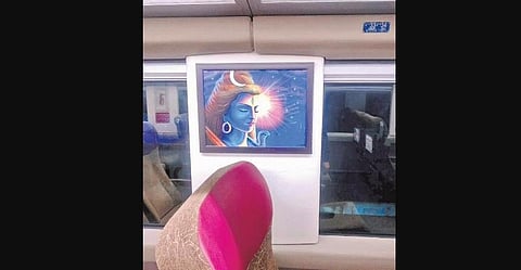 Paintings on Varanasi-New Delhi Vande Bharat Express