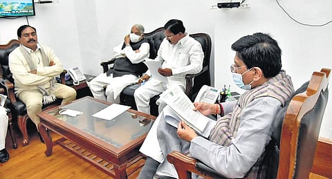 Ministers Errabelli Dayakar Rao, S Niranjan Reddy and Rajya Sabha member K Keshava Rao with Union Minister Piyush Goyal
