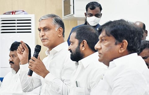 Minister Harish Rao addresses the media along with Ministers Talasani Srinivasa Yadav and Srinivas Goud and Planning Board vice-chariman B Vinod Kumar, in Hyderabad on Dec 22, 2021. (Photo | EPS)