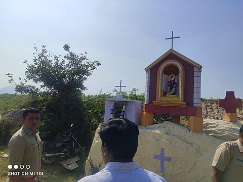 Chikballapur SP GK Mithun Kumar inspecting the spot (Photo | Special arrangement)