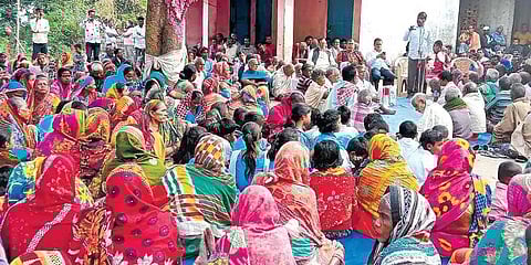 Opposition political party leaders interacting with Dhinkia villagers. (Photo | EPS)