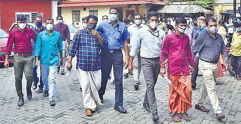 The five persons arrested in connection with the Periya twin murder case being brought to the CJM court in Kochi | Albin Mathew