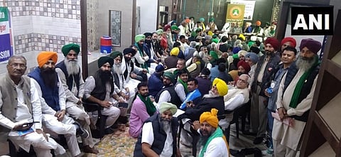 Samyukt Kisan Morcha's meeting to decide the further course of farmers' agitation starts at Singhu Border, Delhi, on Saturday (Photo | Twitter/ANI)