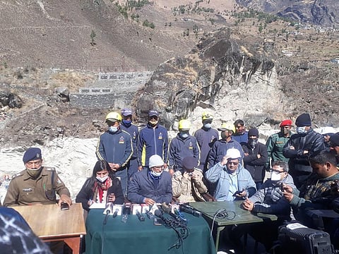 SP Yashwant Singh Chauhan, DM Swati Bhadauria, Commissioner Ravinath Raman, DIG Neeru Garg, Ujjwal Bhattacharya, director projects NTPC Limited and RP Ahirwar, Project Manager, Tapovan Hydropower Pro