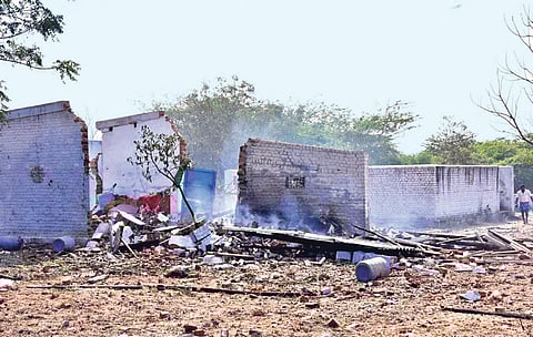 Damaged sheds following the fire at cracker manufacturing unit at Achankulam in Virudhungar district | Express