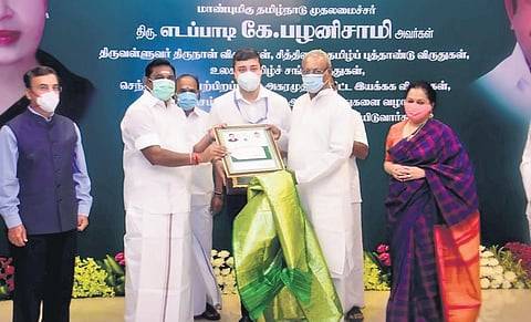 Dinamani editor K Vaidyanathan and Siddharth Sonthalia, Head of TN operations, TNIE Group receiving SP Aditanar award from EPS on Monday. Lakshmi Menon, CEO, Express Publications (Madurai) Private Lim