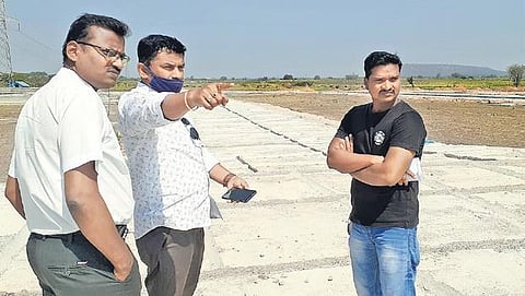 Prospective buyers at a real estate venture on Bengaluru highway in Kurnool. (Photo | EPS)