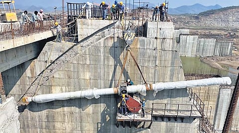 Hydraulic cylinder fixed to Polavaram radial gate on Monday. (Photo | EPS)