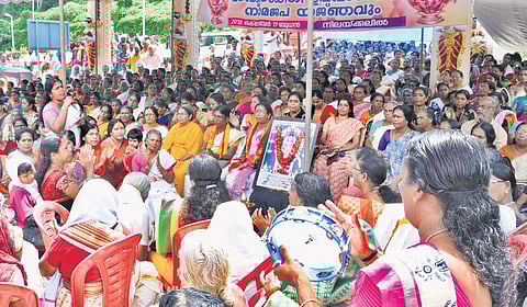 Woman protesters at Nilakkal agitating against the SC verdict allowing entry of young women into Sabarimala temple | file picture