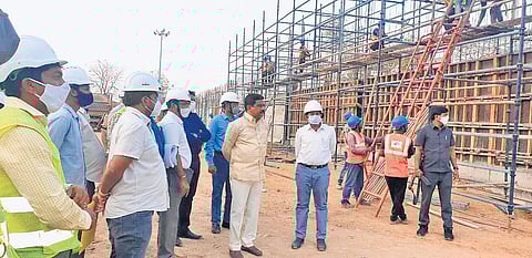 Roads and Buildings Minister Vemula Prashanth Reddy inspects the construction of the new Secretariat on Thursday.