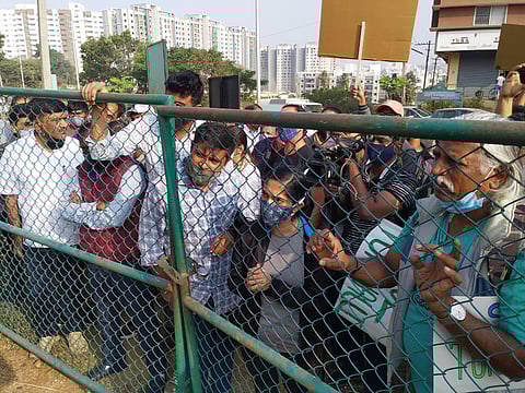 Bengalureans staged a protest on Wednesday morning against state govt. (Photo| EPS)