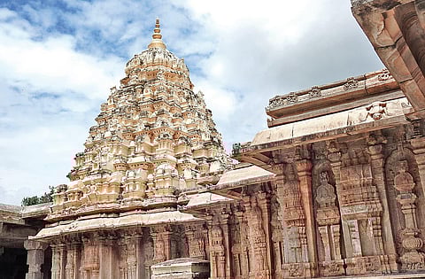 Vaidyeshwara temple complex