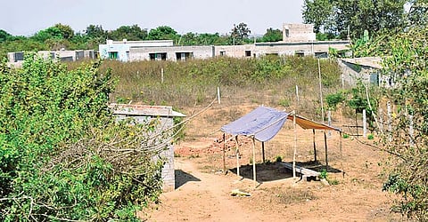 Houses on Mahanadi river bed in Cuttack