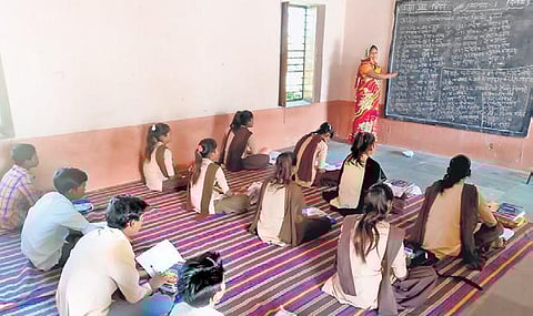 Besides teaching in her village school, Basanti goes out every evening to engage with women in her area to not only send their kids to school but also make them realise the importance of education.