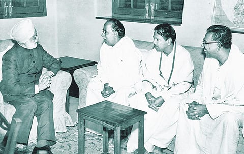 CN Annadurai meeting Sardar Ujjal Singh, Governor of Madras, at Raj Bhavan in 1967. Along with him are (from right) V R Nedunchezhian and M Karunanidhi | Express