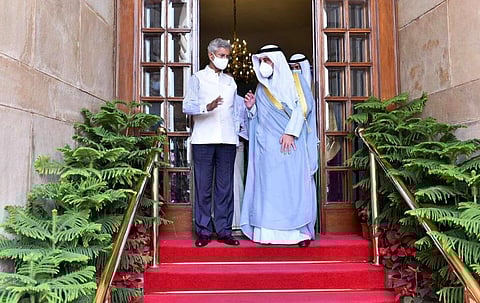 MEA Jaishankar with Kuwati FM Ahmed Nasser Mohammed AlSabah . (Photo | Twitter)