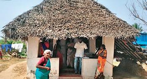 Marimuthu’s hut in Kaduvakudi village in Tiruvarur. (Photo| EPS)