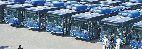 No of buses in Delhi (DTC and Cluster): 6,693