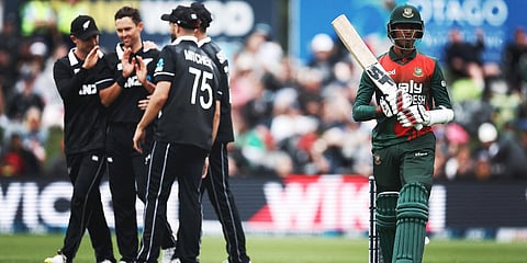 New Zealand cricket team celebrates after defeating Bangladesh at the 1st ODI in The University Oval. (Photo| Twitter)