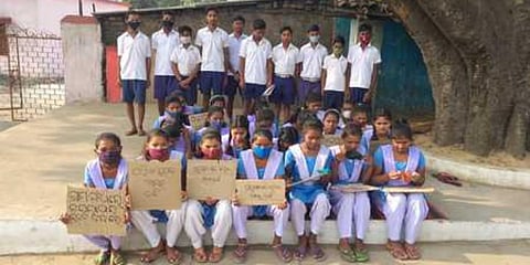 Students staging protest at Ratanpur village. (Photo| EPS)