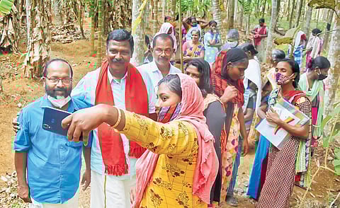 LDF candidate J Steephen posing for a selfie with MGNREGA workers| B P Deepu